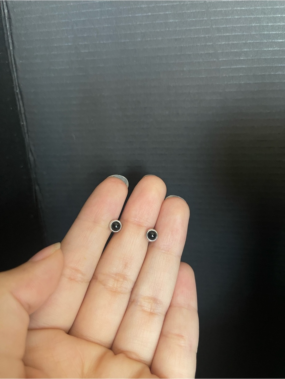 Sterling silver circle onyx dainty small stud earrings